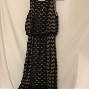 🐶5/$20 London Times size 4 Black Nude Maxi Dress